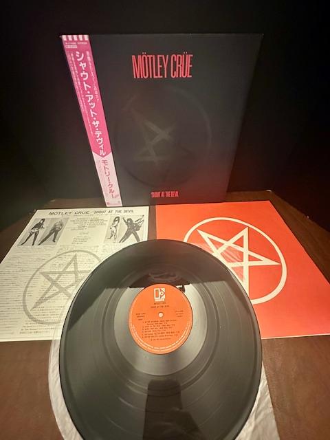 Motley Crue - Shout at the Devil